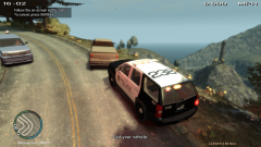 Risky traffic stop at the edge of a cliff!