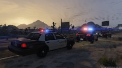 2 Sheriff units pull over a suspected DUI
