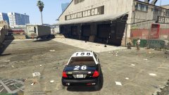 Ford Crown Victoria 2011 (4).jpg
