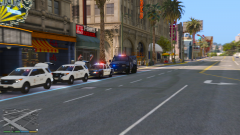 LAPD and LASD arrive on scene of a suspicious package on Hollywood Blvd.