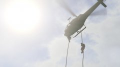 Down the rope! Go go!