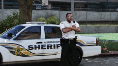 Hillsborough county Sheriff deputy down! Medic center, deputy, ciziten.