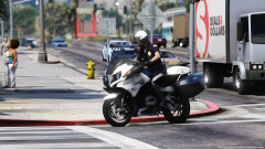 LSPD Motorcycle BMW R1200 RT at intersection