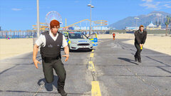 Taser Officer rushes to help officers fighting with a violent suspect