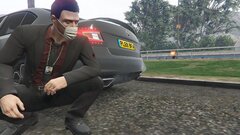 Italian authorities and EUROPOL face off against an armed suspect [1/4]