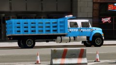 1998 International 4900 - NYPD Barricades truck pic5.jpg