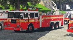 FDNY 1990s Seagrave ladder pic3.jpg