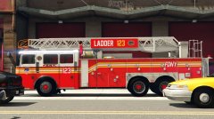 1990s FDNY Seagrave ladder pic4.jpg