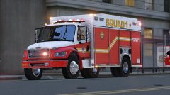 FDNY Freightliner Squad Company 1 - pic5.jpg