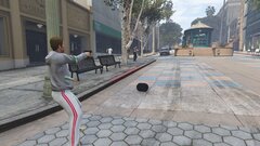 LAPD and armed robbers engage in a firefight in front of a mime [1/4]