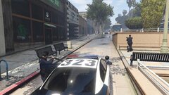 LAPD and armed robbers engage in a firefight in front of a mime [3/4]